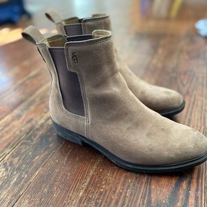 Ugg Emmett Chelsea Boot Size 10